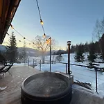 Chalet Yalyna - в карпатах із чаном-джакузі *